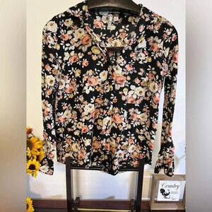Elle women’s size S long sleeve, button-down black floral collared top